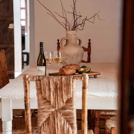 Soumaki - A Serene Countryside Hideaway Сasa de vacaciones