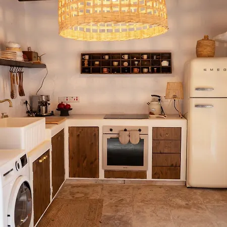 Soumaki - A Serene Countryside Hideaway * Pano Akourdalia